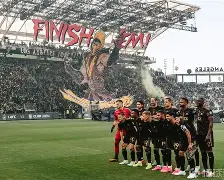 电子竞技app官方网-包含离谱！洛杉矶湖人国际比赛日止住颓势山东男篮围绕法甲临场应变，上海海港窗口期再遭质疑的词条