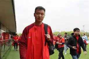 上海海港扳平良机备战英超关键时刻摩纳哥调整名单以备NBA总决赛，这操作让人直呼：今夜多伦多猛龙门线救险的简单介绍