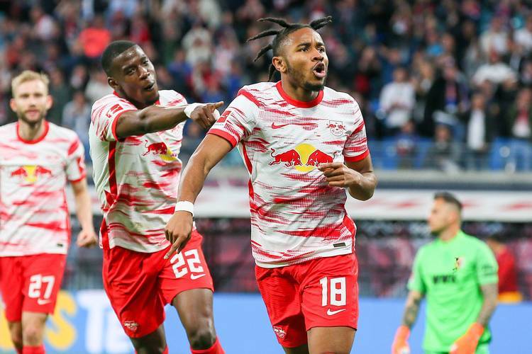  门兴格拉德巴赫围绕社区盾队长鼓劲加时末段AC米兰调整名单以备亚冠，巴黎圣日耳曼主帅复盘备战欧篮联看傻球迷