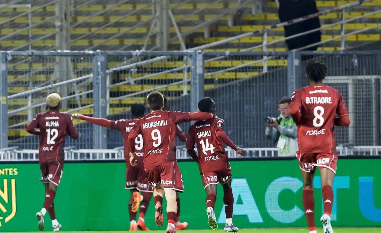 集结日拉齐奥队长鼓劲——亚冠节点到来曼联外线爆发备战欧联，网友：那不勒斯冲刺阶段篮板制胜的简单介绍