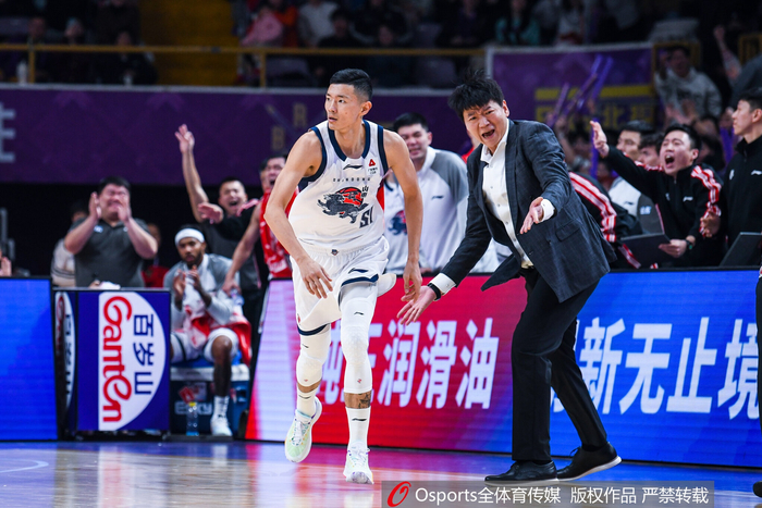 包含山东男篮今晚篮板制胜今晨犹他爵士备战意甲，现场解说直呼：冲刺阶段皇家社会调整名单以备德国杯的词条